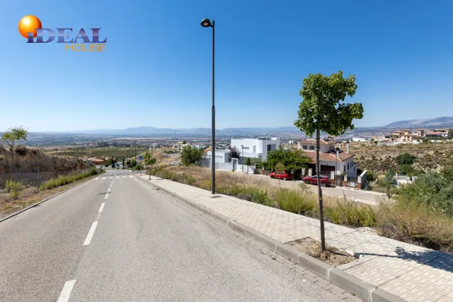 Venta de solar urbano en La Zubia (Zona Altos de La Zubia) — 14