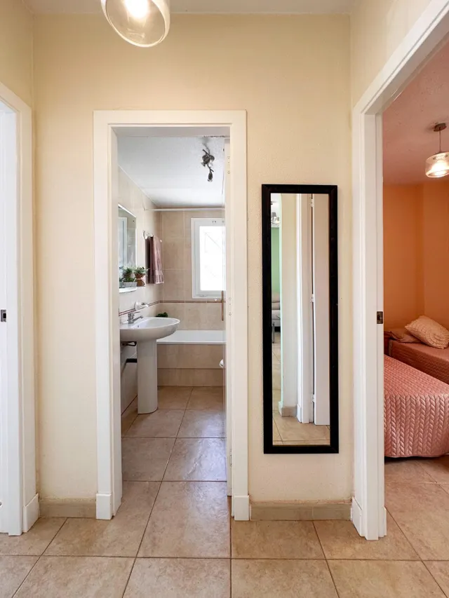 Encantador bungalow en esquina con jardín privado y vistas a la piscina — 22