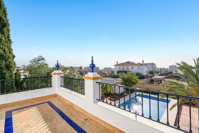 Chalet 5 habitaciones 318m² en venta - Centro — 24