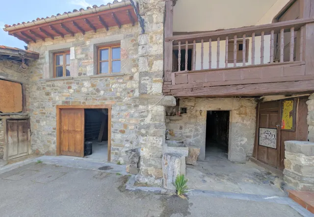 CASA DE PUEBLO DE PIEDRA CON CUADRA - foto 5
