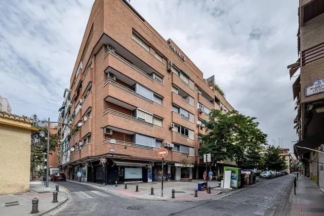 LUMINOSO PISO EN PLANTA ALTA EN ZONA FÍGARES — 21
