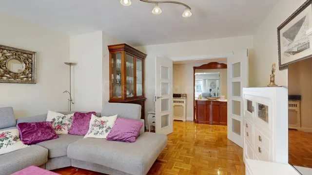 ¡ESPECTACULAR PISO REFORMADO CON GARAJE EN PLENA AV. CÉSAR A - foto 5
