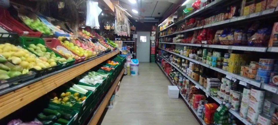 Local comercial junto a Angel Bruna de 125 m2