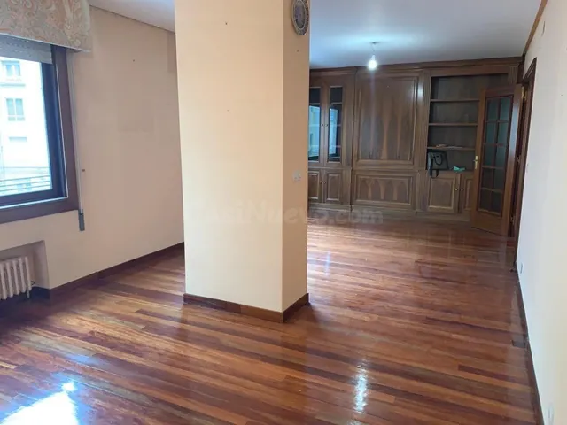 AMPLIO PISO EN VENTA (ENFRENTE AL PARQUE SAN LAZARO) CON GAR - foto 4