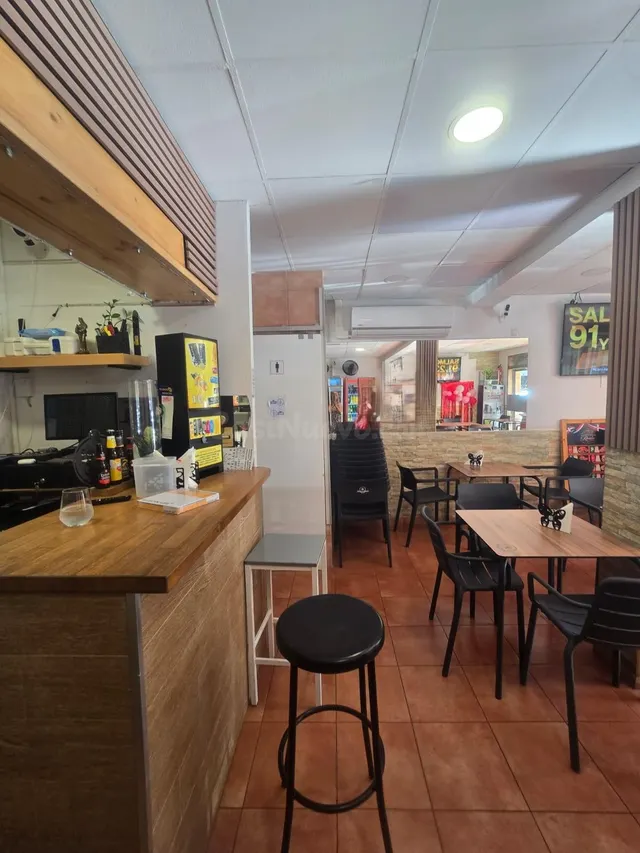 SE VENDE BAR-CAFETERIA CON INQUILINO RENTABILIDAD 8% - foto 5