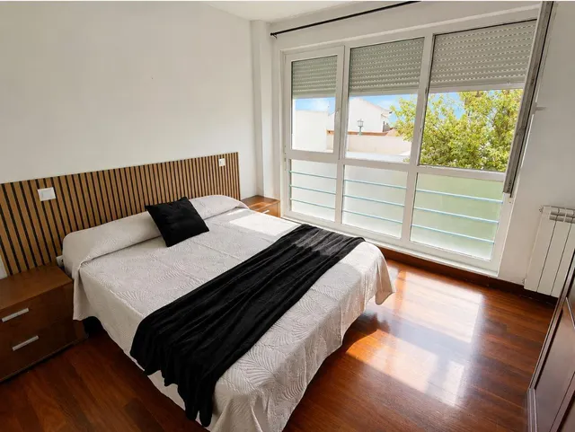 LUMINOSO PISO EN CARANDÍA DENTRO DE URBANIZACIÓN PRIVADA.- — 13