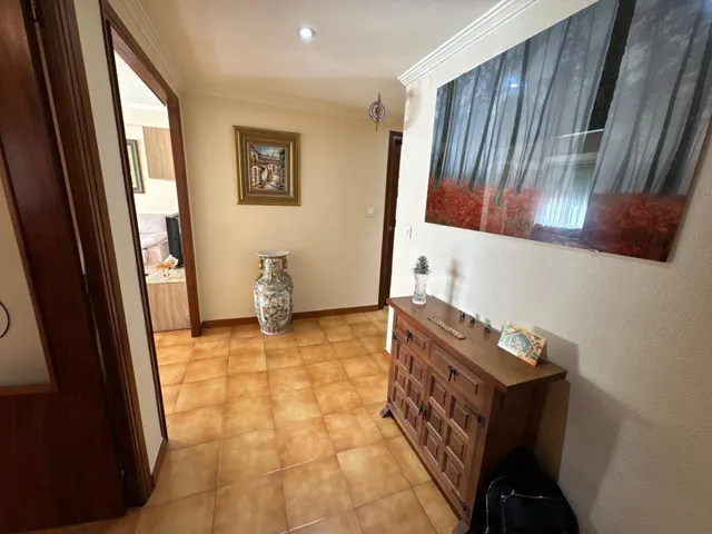 Amplio y Luminoso Piso en Elda, Ideal para Vivir — 3