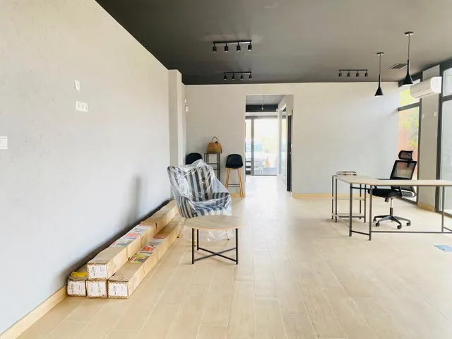 Local comercial 81m² en venta - Villamartín-Las Filipinas — 30