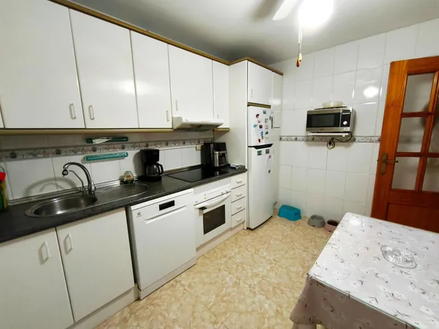Espacioso Triplex en el Centro del Puerto de Mazarrón con Gran Porche y Garaje — 10
