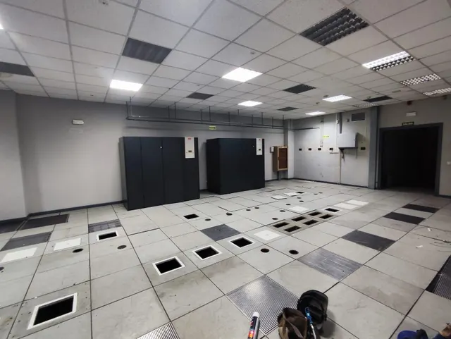 Local / oficina venta o alquiler — 13