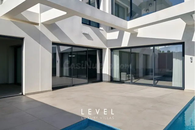 Chalet 4 habitaciones 300m² en venta - Urbanizacion cumbres 