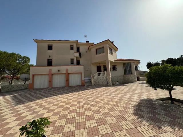 CHALET INDEPENDIENTE EN VENTA EN LAS PAULINAS-HOGAR PROVINCIAL ALICANTE — 29