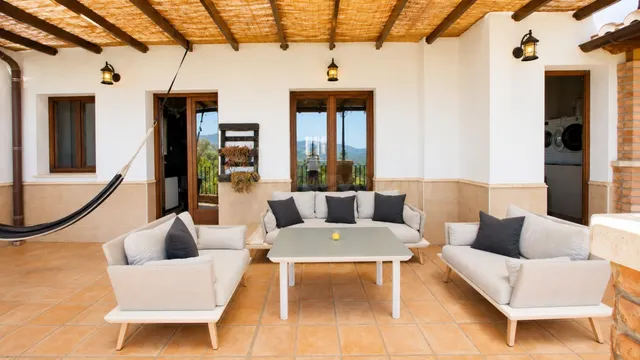 Encantadora casa con dos apartamentos independientes y licen - foto 4