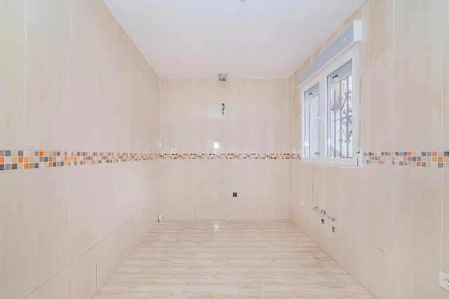 Moderno Adosado en Lachar, Ideal para Familias — 3