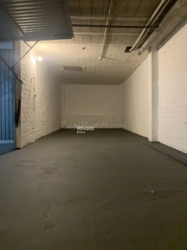 Roses | Amplio garaje de 70 m2 con capacidad para varios veh - foto 3