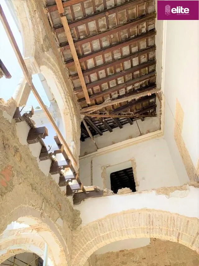 OPORTUNIDAD DE INVERSION MAGNIFICO PALACETE SEÑORIAL  EN EL CENTRO — 29