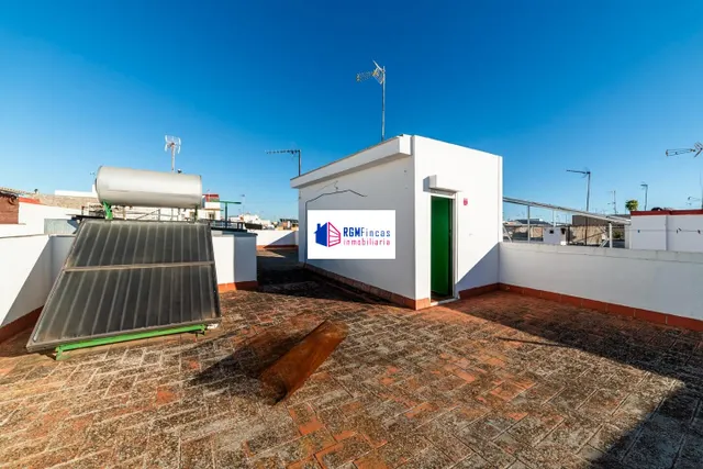 GRAN CASA CON DOS VIVIENDAS INDEPENDIENTES, AMPLIO PATIO Y AZOTEA – UNA OPORTUNIDAD ÚNICA PARA FAMILIAS O INVERSORES — 32