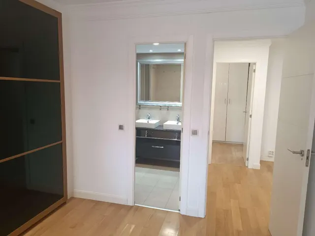 Exterior de 3 dormitorios 2 baños mas aseo de cortesia, para entrar a vivir, buena finca, portero fisico y de fin de semana, zonas comunes ajardinadas y deportivas, excelente zona y muy bien comun — 16