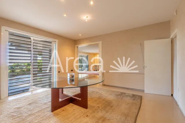 Espectacular villa con vistas al mar en Rocaferrera — 25