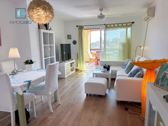 Vivienda de dos dormitorios con terraza acristalada y solári - foto 2