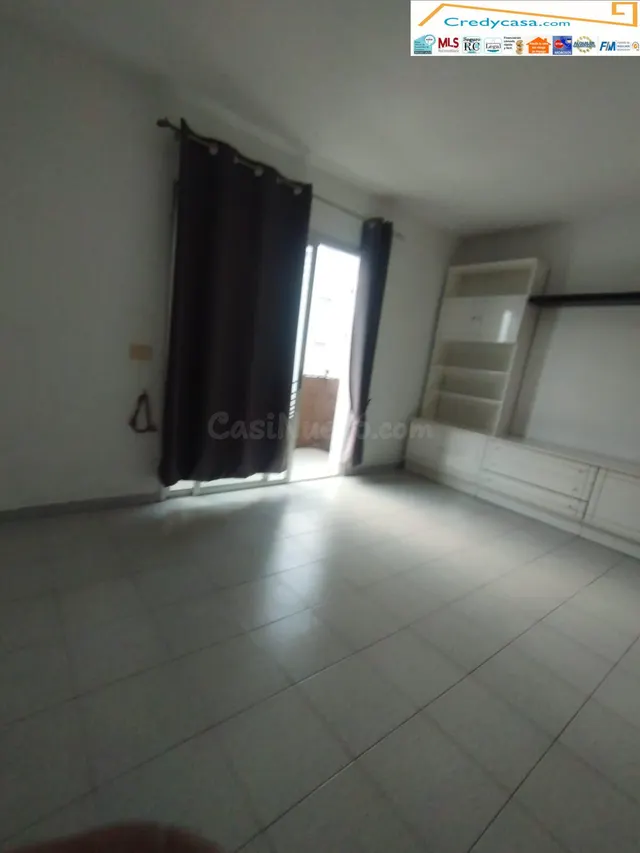 San Isidro. Piso 3 habitaciones, balcon cocina independiente - foto 3