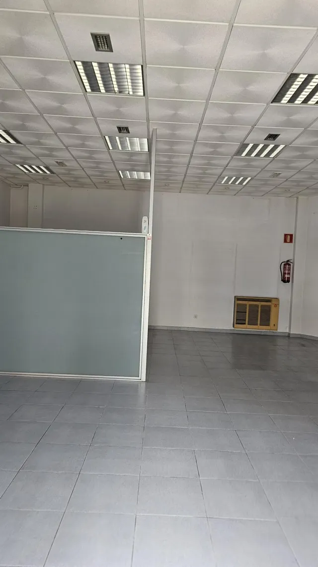 LOCAL COMERCIAL — 3