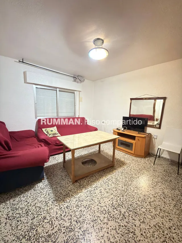 EST/ Piso amueblado para ESTUDIANTES con CUATRO dormitorios  - foto 2