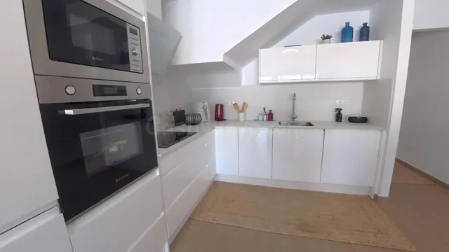 Adosado reformado de tres habitaciónes más apartamento con parking y piscina comunitaria. — 13