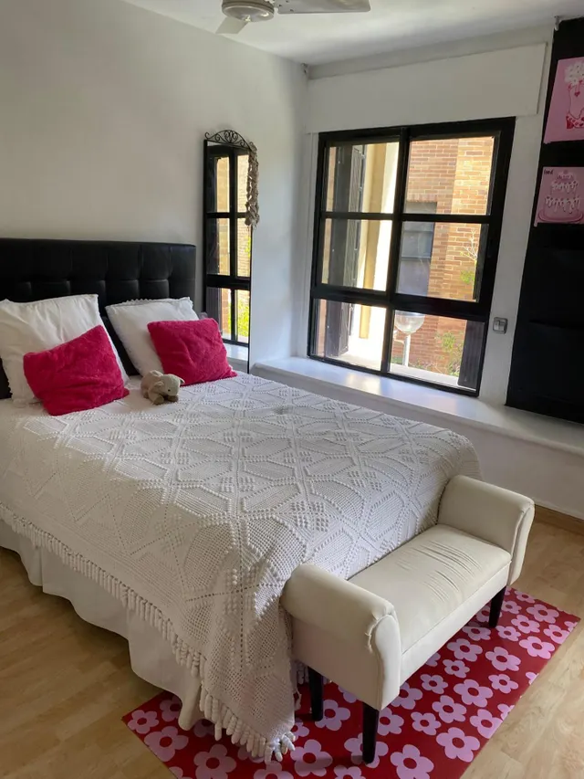 Espectacular adosado con buhardilla , apartamento independiente con baño y sin cocina, garaje doble y piscina en zona residencial premium — 30