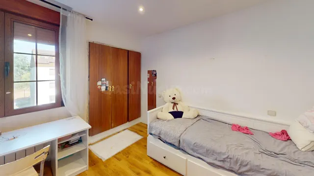 Espectacular Piso en Talamanca de Jarama con Amplia Terraza y Piscina Comunitaria — 33
