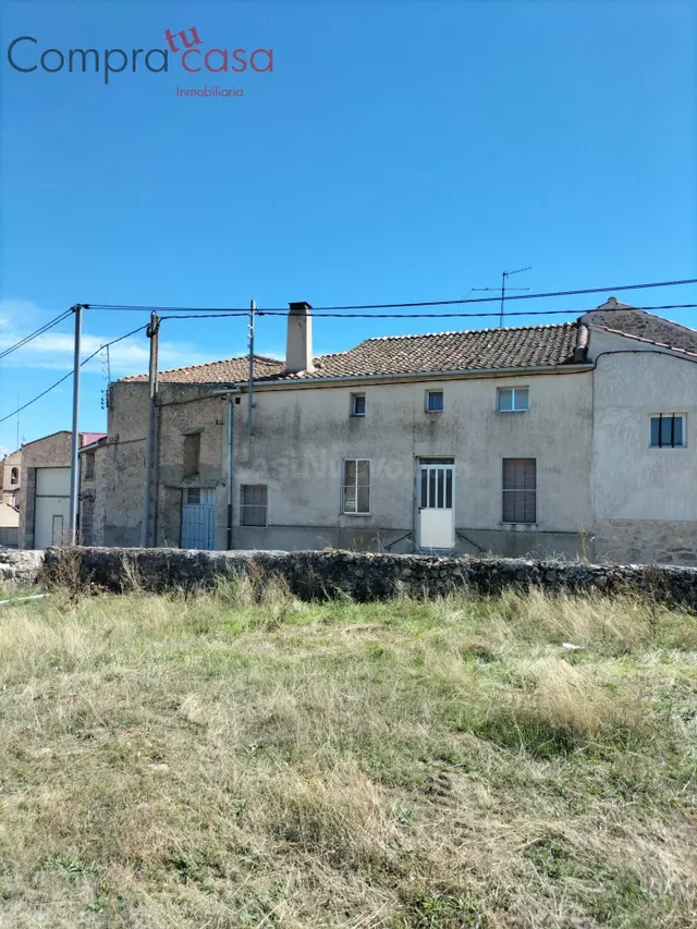 VENTA.-.CASA DE PUEBLO.-.CONSUEGRA