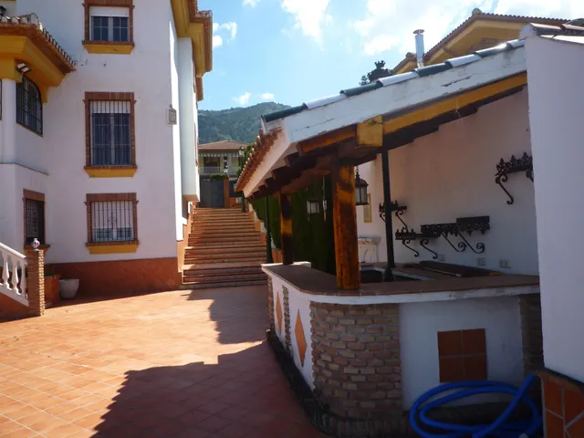 Chalet independiente con vistas panorámicas a Granada — 10