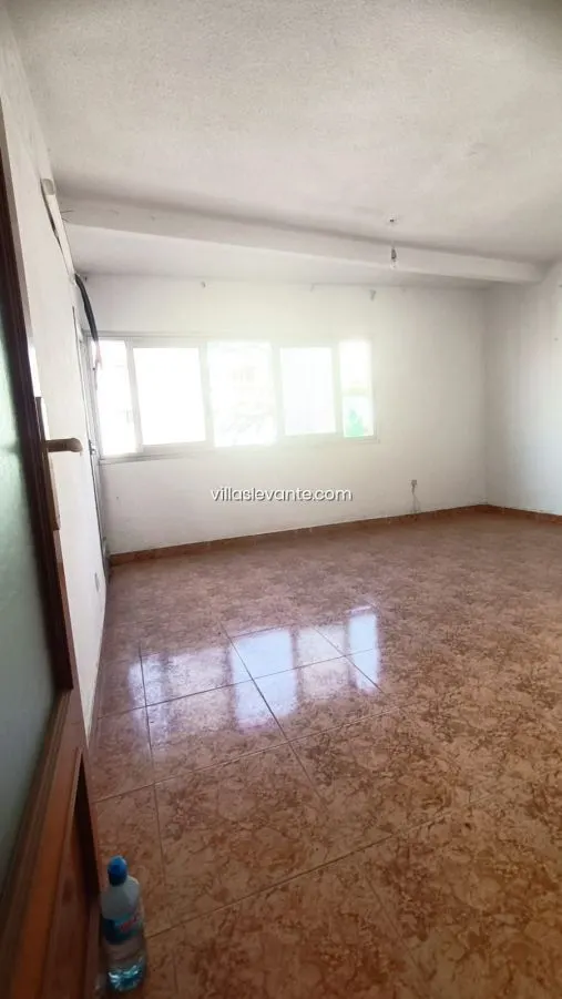 PISO AMPLIO CENTRO BENIDORM PARA REFORMAR INTEGRAMENTE — 18