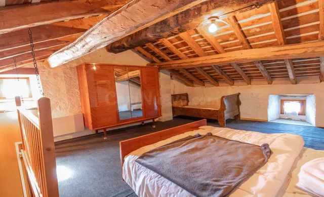 Casa con jardín y vistas - foto 3