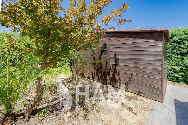 Casa en una planta con pabellón de invitados, piscina y garaje – Parcela 1.180 m2 — 49