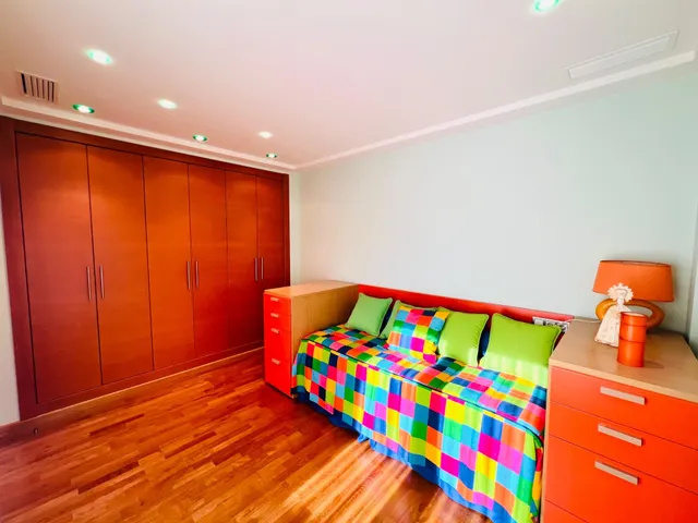 Chalet urbano con piscina en Elche, zona Torreta-Portalada. — 28