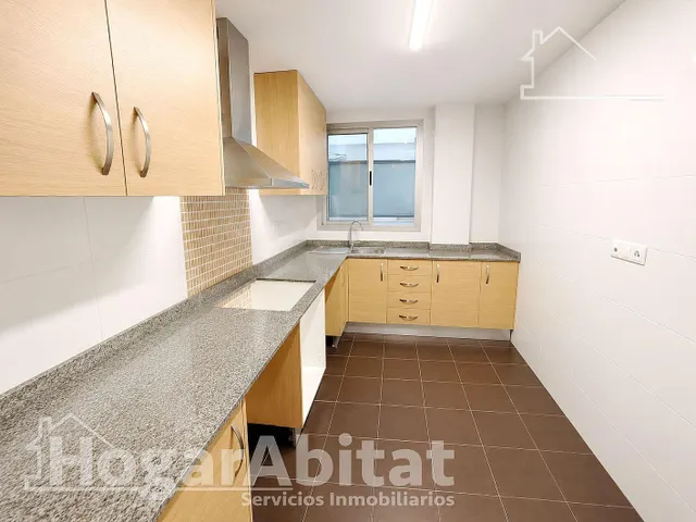 PRECIOSO BAJO REFORMADO, AMPLIO Y SEMINUEVO CON GARAJE Y GRAN TERRAZA — 13