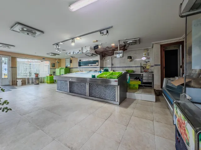 LOCAL EN CENTRO DE REINOSA (PESCADERIA) - foto 4