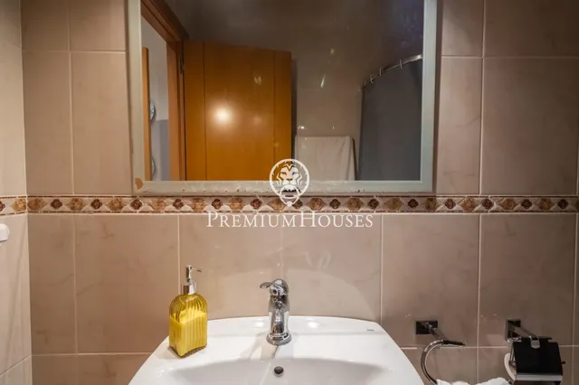 Chalet en venta con ascensor, piscina y grandes espacios en Canet de Mar — 45