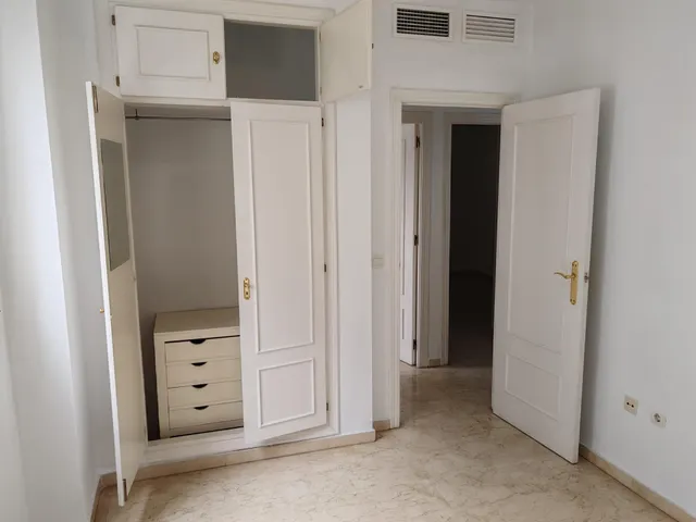 Piso sin amueblar y con garaje opcional — 12