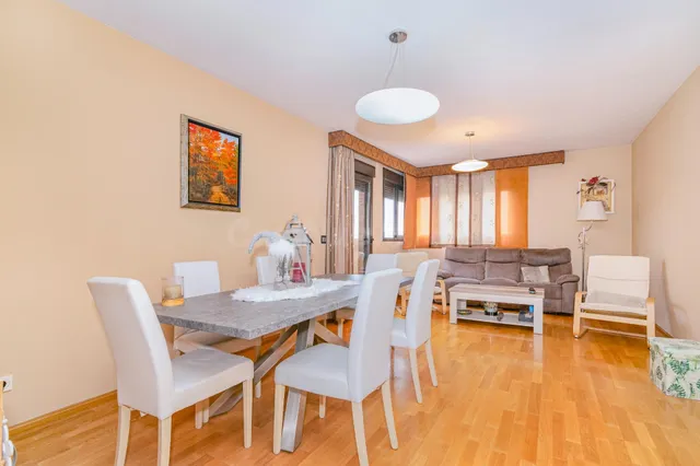 EXCLUSIVO ATICO EN RESIDENCIAL GRAN PARQUE EN VENTA DE 4 DOR - foto 4