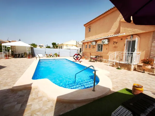 ESPECTACULAR CHALET CON PISCINA Y AMPLIOS EXTERIORES EN CAMPOSOL — 4