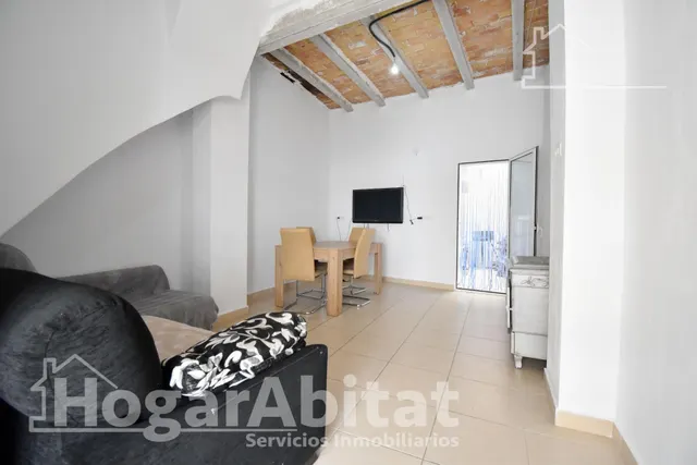 CASA ACOGEDORA Y SEMIREFORMADA CON PATIO — 8