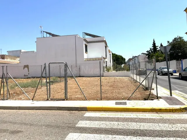 Terreno en Cantillana (Sevilla) de 141 m2 en excelente ubica - foto 4