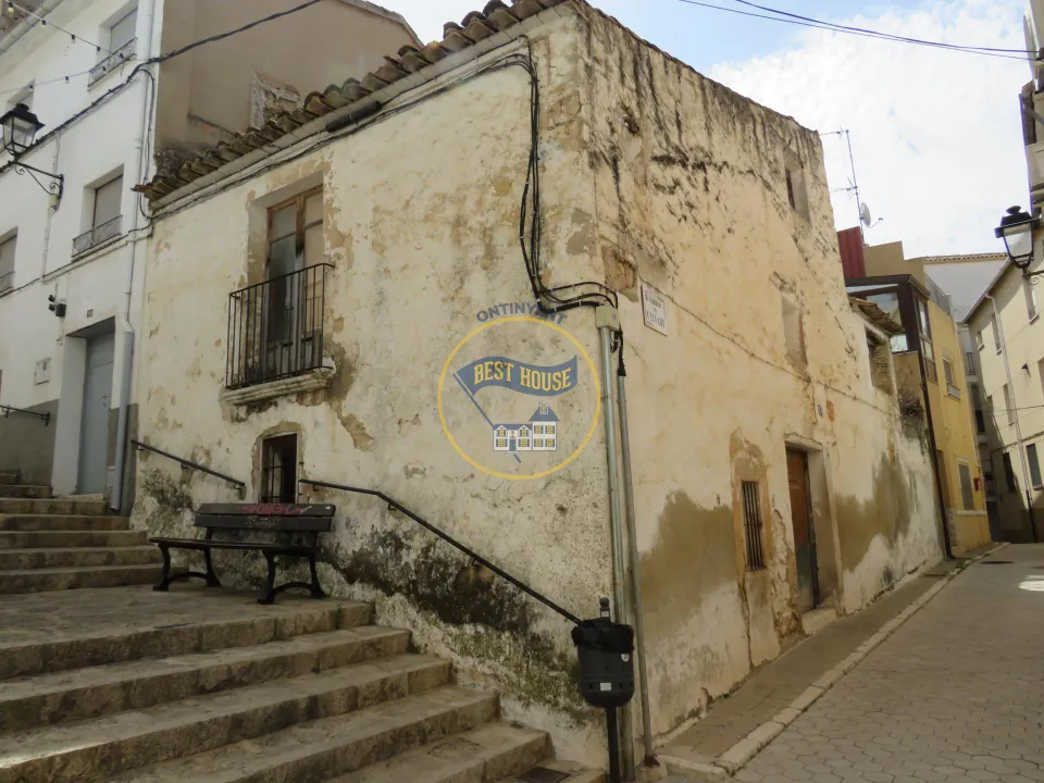 OPORTUNIDAD CASA PARA REFORMAR EN EL CENTRO DE BANYERES DE MARIOLA(ALICANTE)
