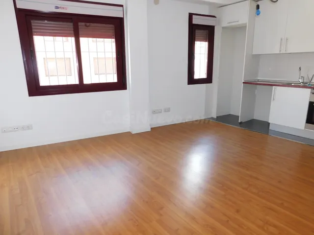 Piso en planta baja de 1 Dormitorio con Garaje y Trastero — 2