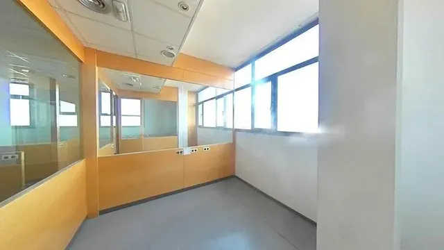 Local en venta en Calle de Gallecs — 14