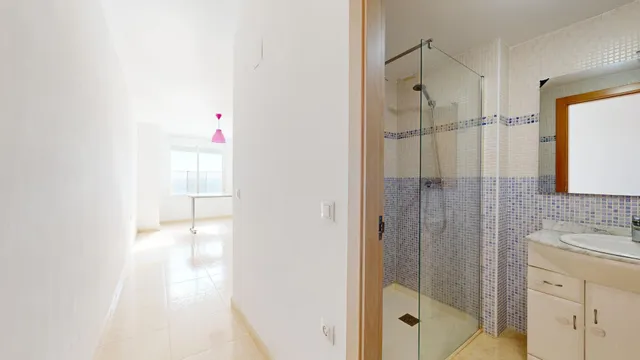 ESTUPENDO PISO CON INQUILINOS EN MONCOFA - SOLO INVERSORES — 24
