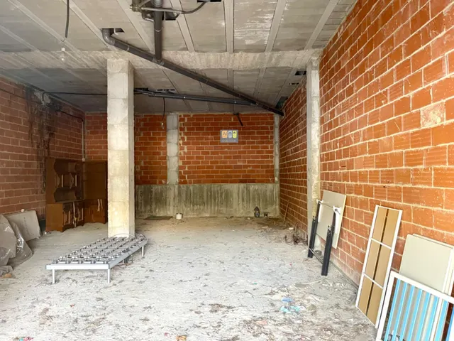 LOCAL COMERCIAL DE 90 M2 EN CARRETERA PRINCIPAL EN ALTEA — 2