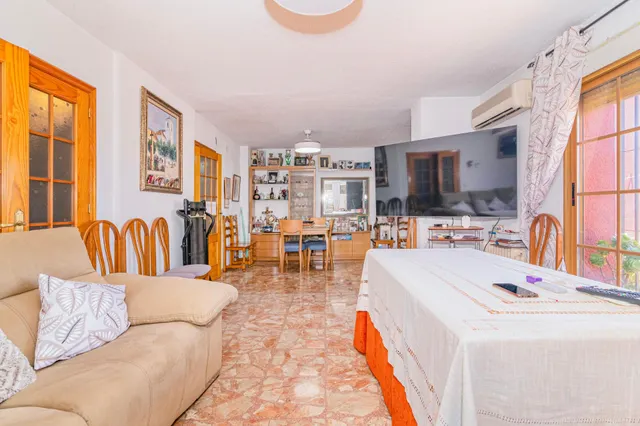 Chalet independiente junto al centro de salud. - foto 4